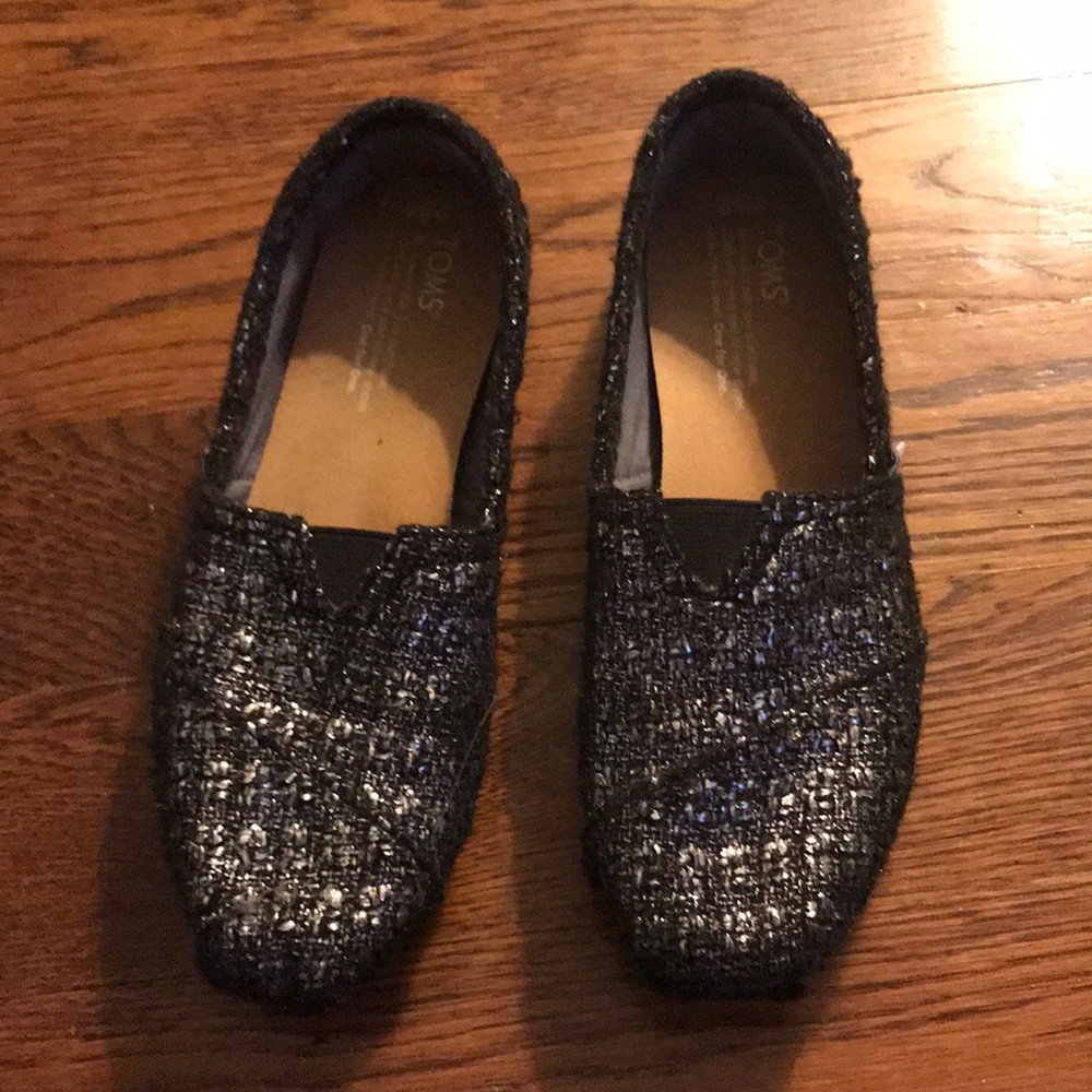 TOMS black wool-like slide one. Worn once!Size 6.5